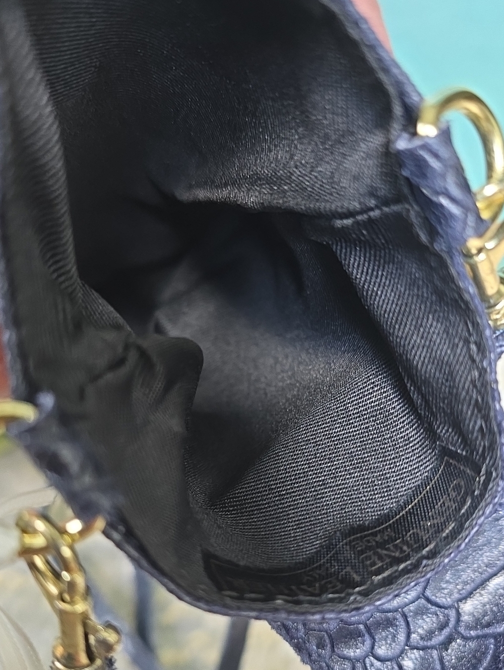 German Fuentes Navy Snakeskin Embossed Crossbody Phone Bag with Gold Bee Accent - Picture 9 of 14